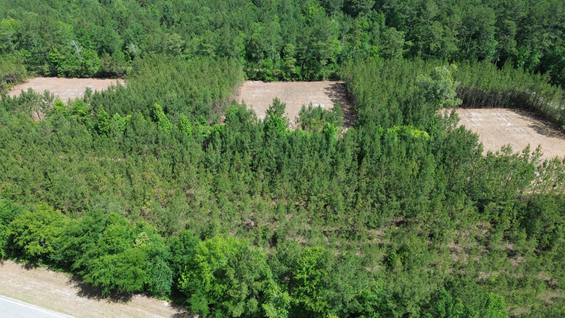 3 Highway 311 Photo 8