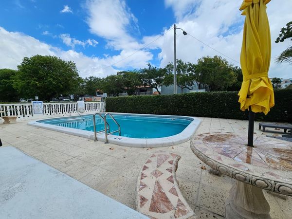 520 NE 38th St , Unit 12, Miami, FL 33137