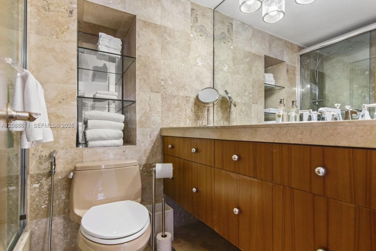 100 Lincoln Rd, Unit 748, Miami Beach, FL 33139 Photo