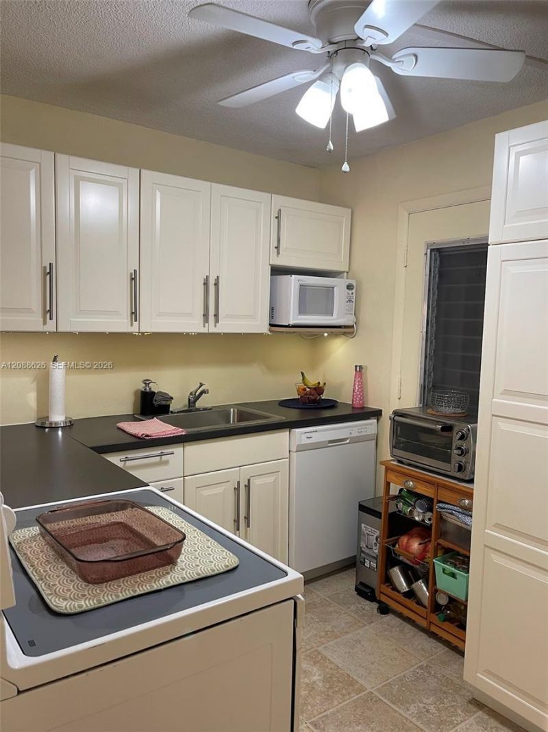 17001 NE 13th Ave, Unit 302, Miami, FL 33162 Photo