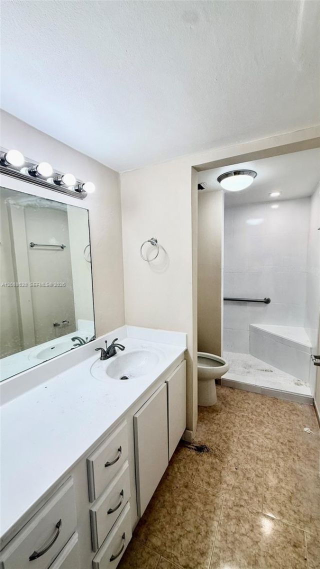 1990 W 56th St, Unit 1320, Hialeah, FL 33012 Photo
