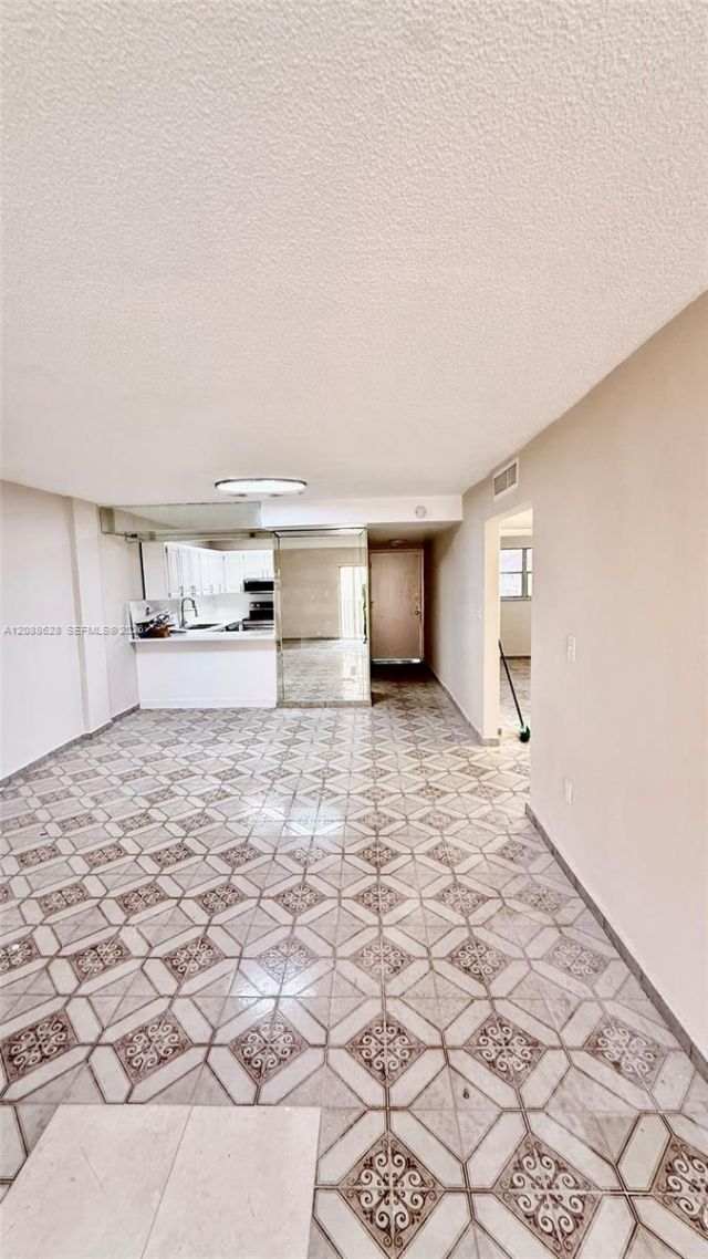 1990 W 56th St, Unit 1320, Hialeah, FL 33012 Photo