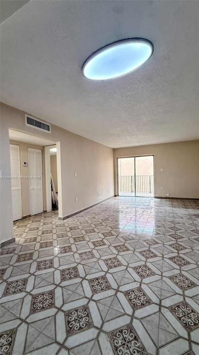 1990 W 56th St, Unit 1320, Hialeah, FL 33012 Photo