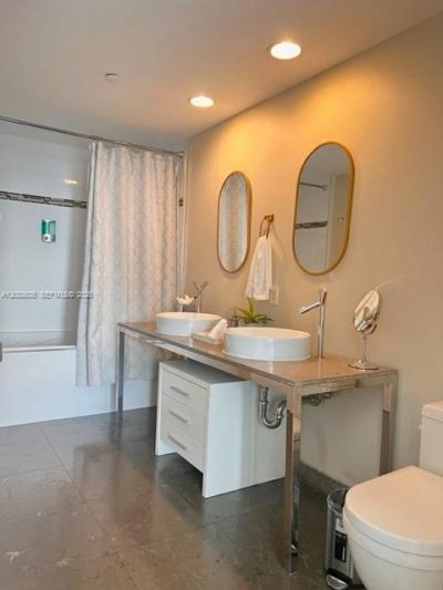 485 Brickell Av, Unit 1707, Miami, FL 33131 Photo