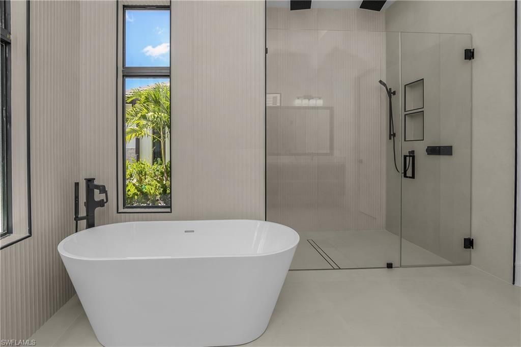 14318 Charthouse Cir, Naples, FL 34114 Photo
