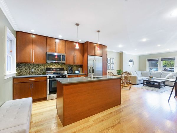 208-210 W 7th St, Unit 1, Boston, MA 02127