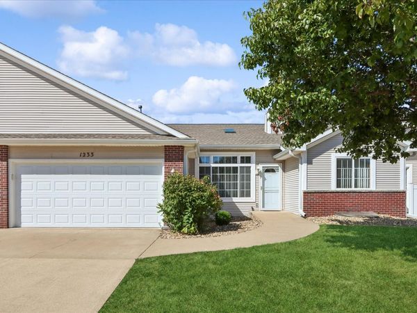 1233 74th Street NE, Cedar Rapids, IA 52402