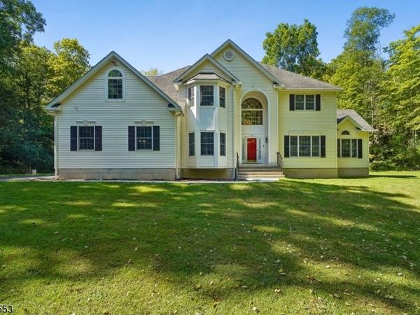 21 Misty Ln, Green, NJ 07821