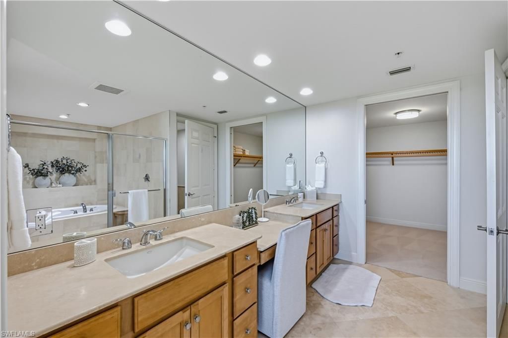 275 Indies Way, Unit 605, Naples, FL 34110 Photo