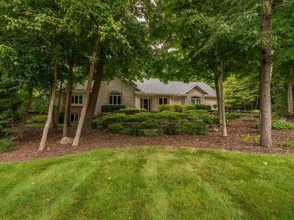 260 Glacial Dr, Slinger, WI 53086