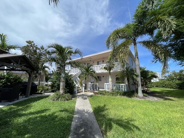 229 SE 1st Avenue, Unit 204, Boynton Beach, FL 33435