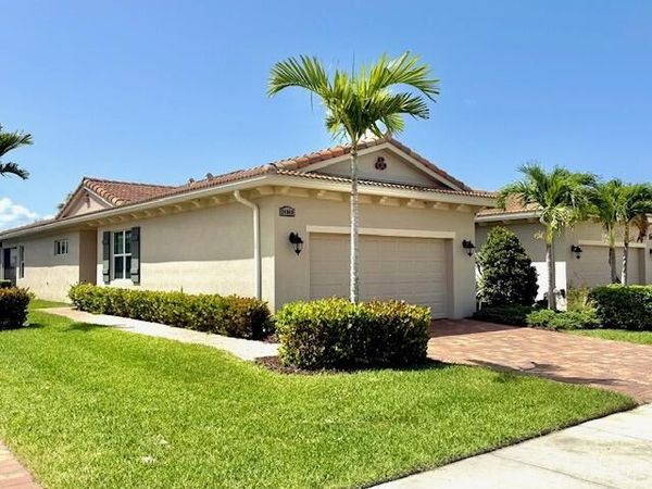 24040 SW FIRENZE Way, Port St. Lucie, FL 34986