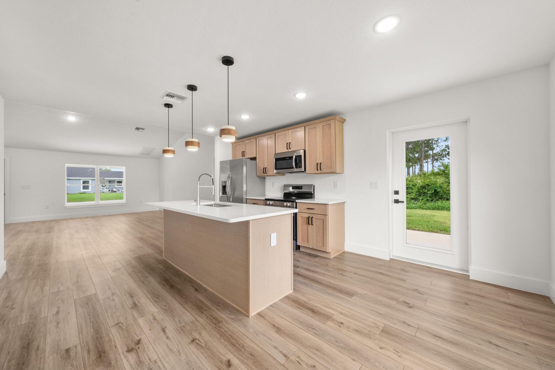 6952 Dickinson Drive, Sebring, FL 33872 Photo