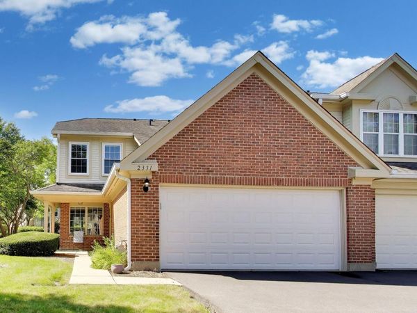 2331 Sedgfield Court, Schaumburg, IL 60194