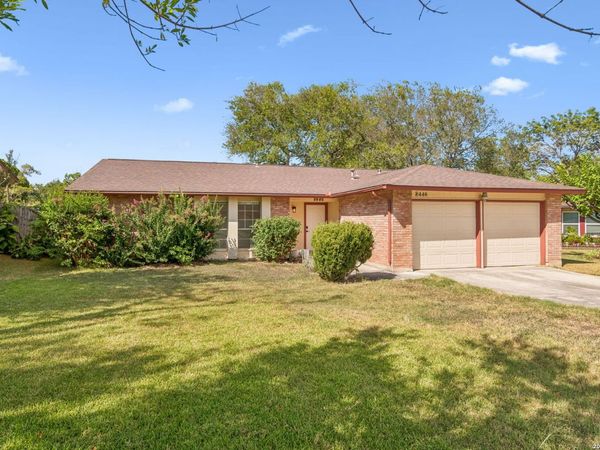 8446 Bent Waters, San Antonio, TX 78239