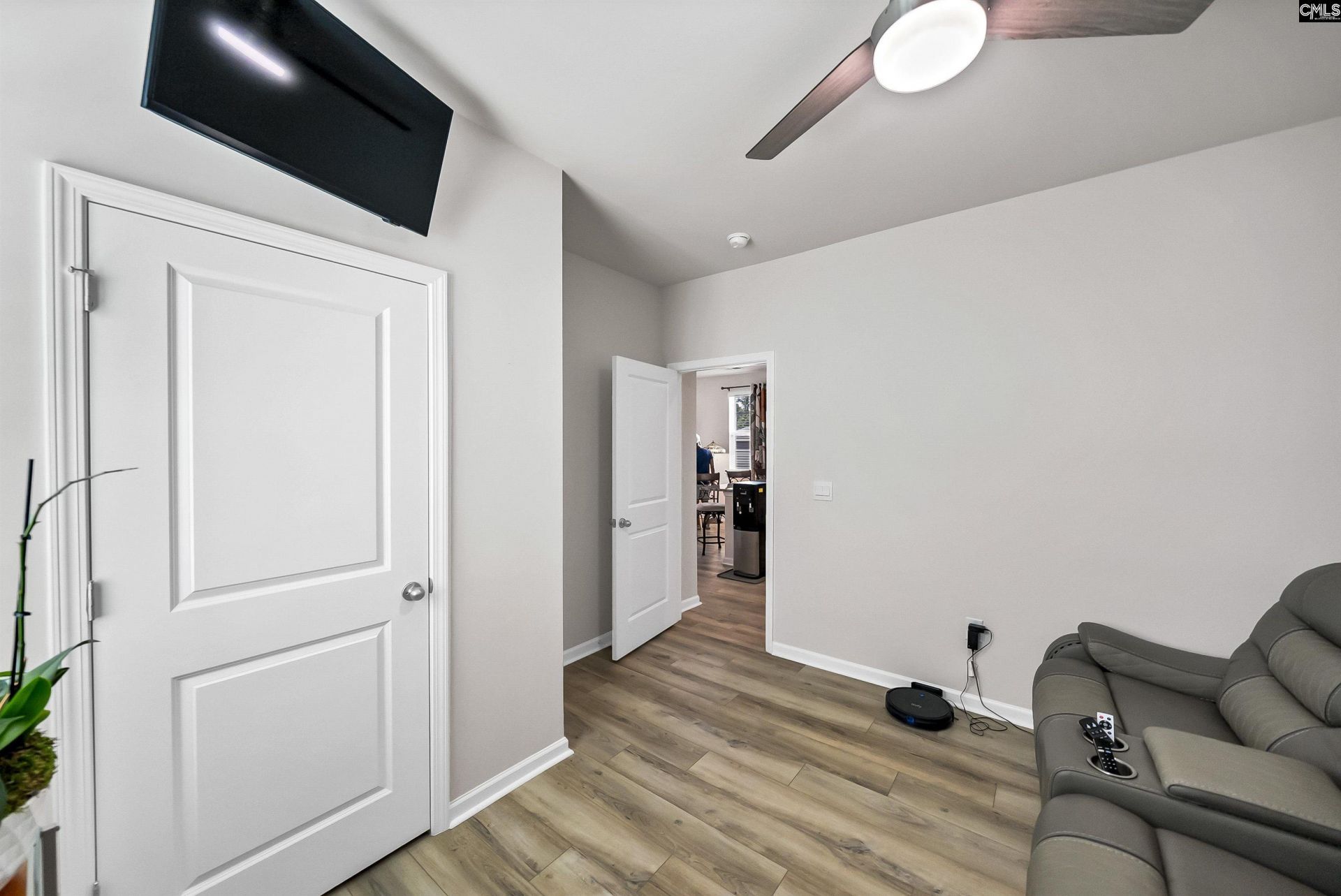 253 Blue Valley Court Photo 22