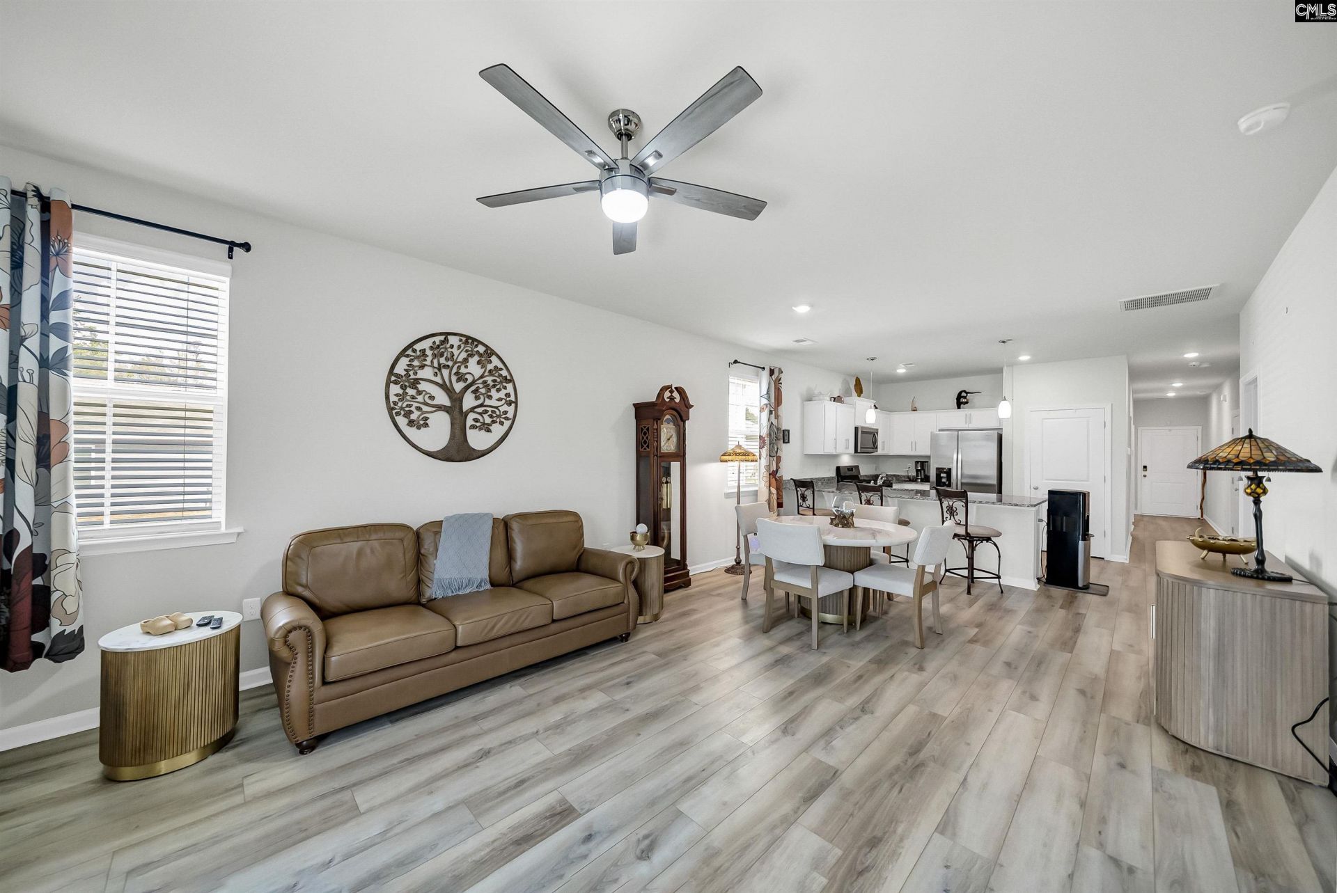 253 Blue Valley Court Photo 9