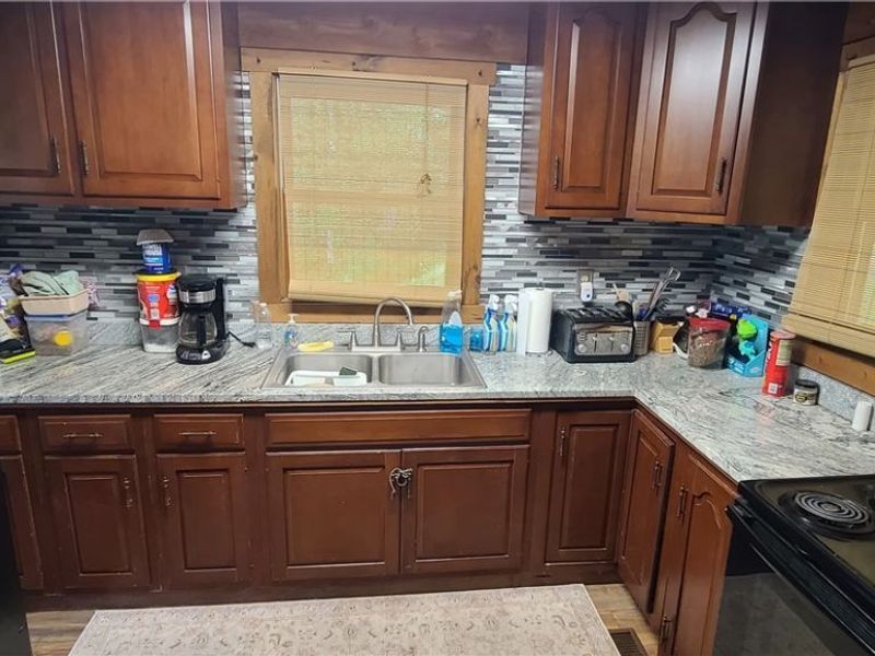 33560 Hilltop Drive, Piedmont, OH 43983 Photo 10