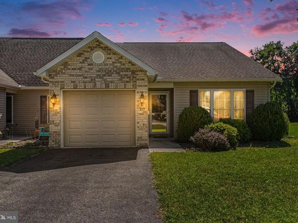 107 TOUCHSTONE DRIVE , CARLISLE, PA 17015