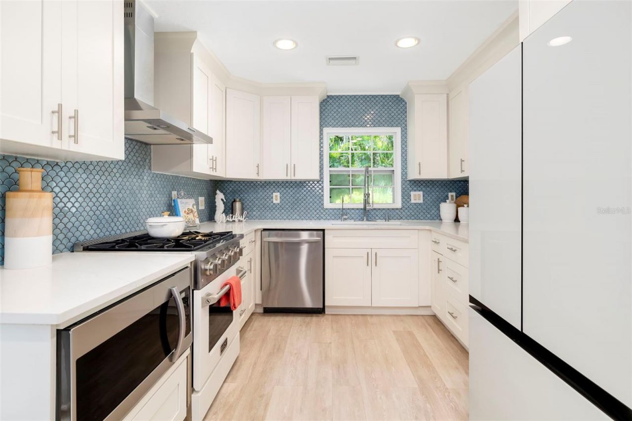 6343 Hollywood Boulevard, Sarasota, FL 34231 Photo