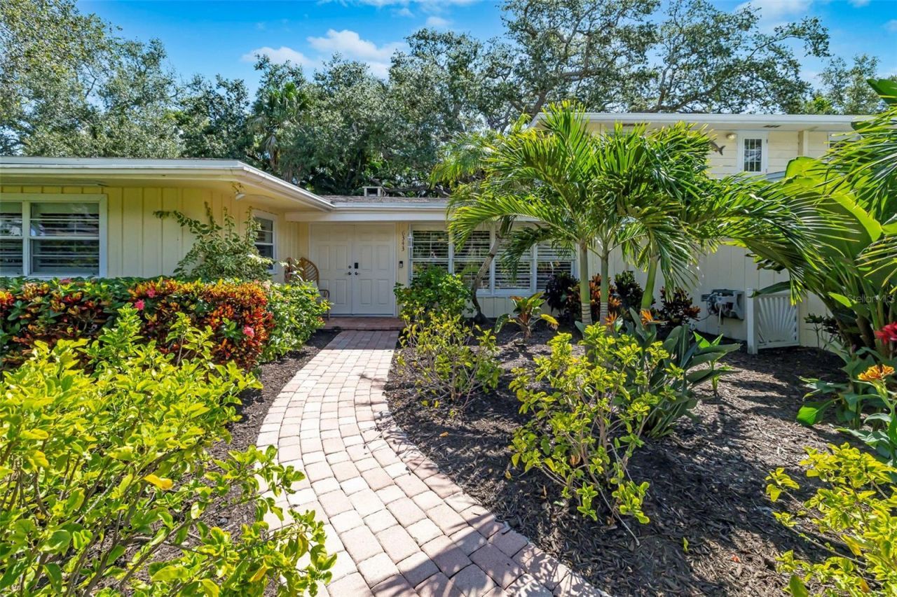 6343 Hollywood Boulevard, Sarasota, FL 34231 Photo