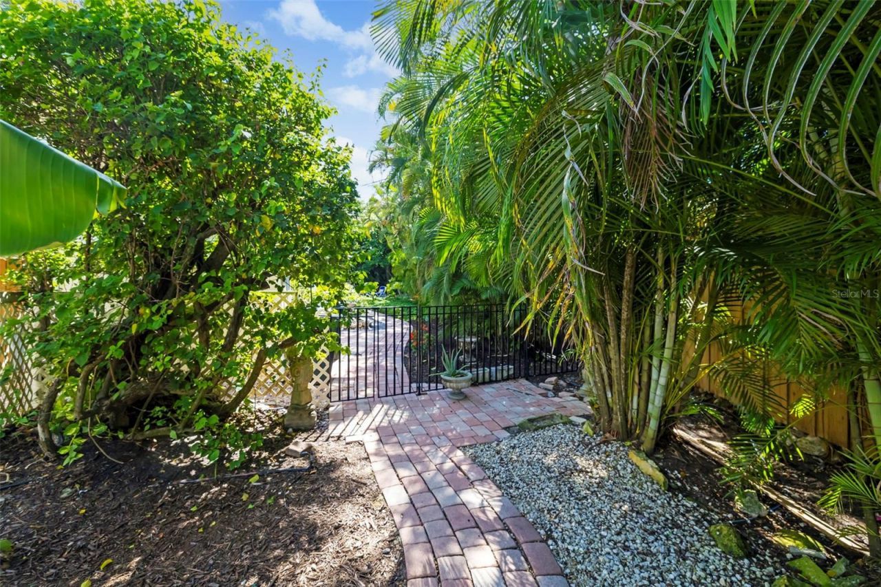 6343 Hollywood Boulevard, Sarasota, FL 34231 Photo