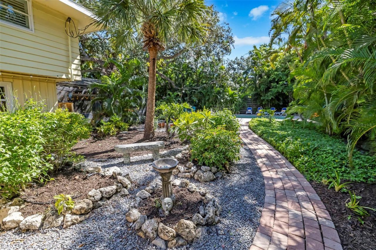 6343 Hollywood Boulevard, Sarasota, FL 34231 Photo