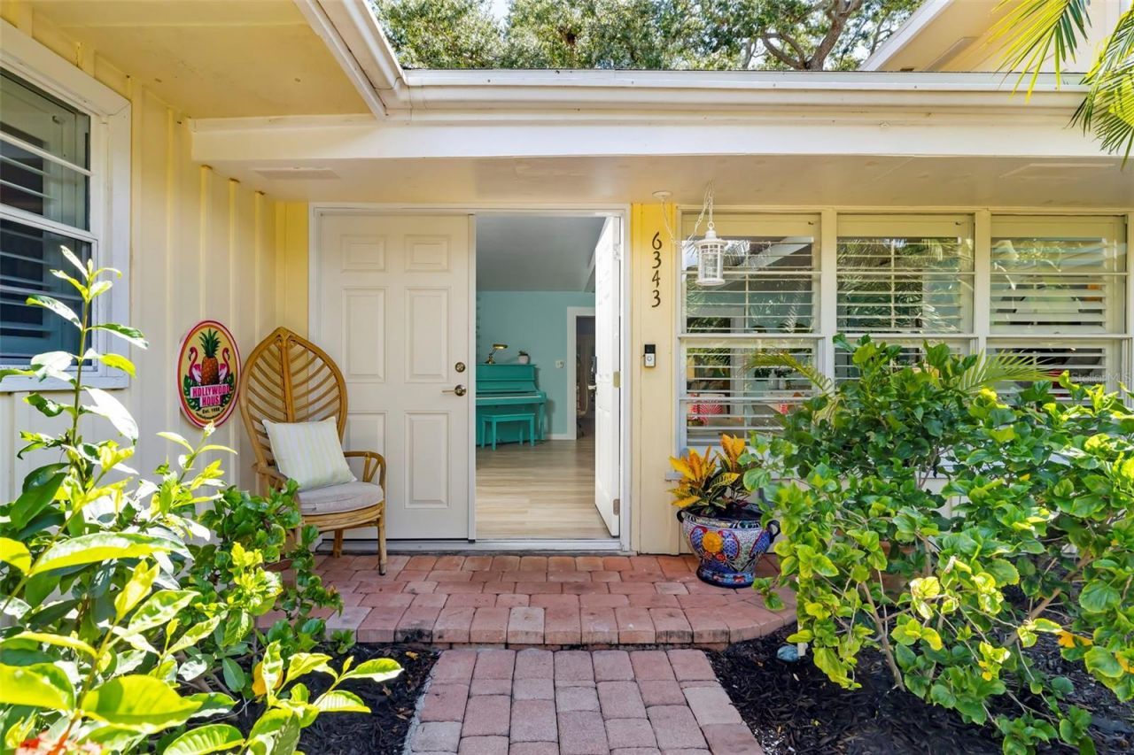 6343 Hollywood Boulevard, Sarasota, FL 34231 Photo
