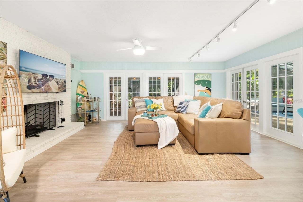 6343 Hollywood Boulevard, Sarasota, FL 34231 Photo