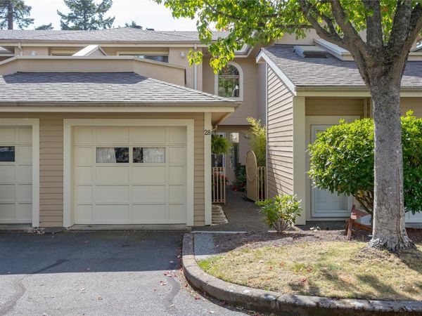 909 Admirals Rd , Unit #28, Esquimalt, BC V9A 2P1