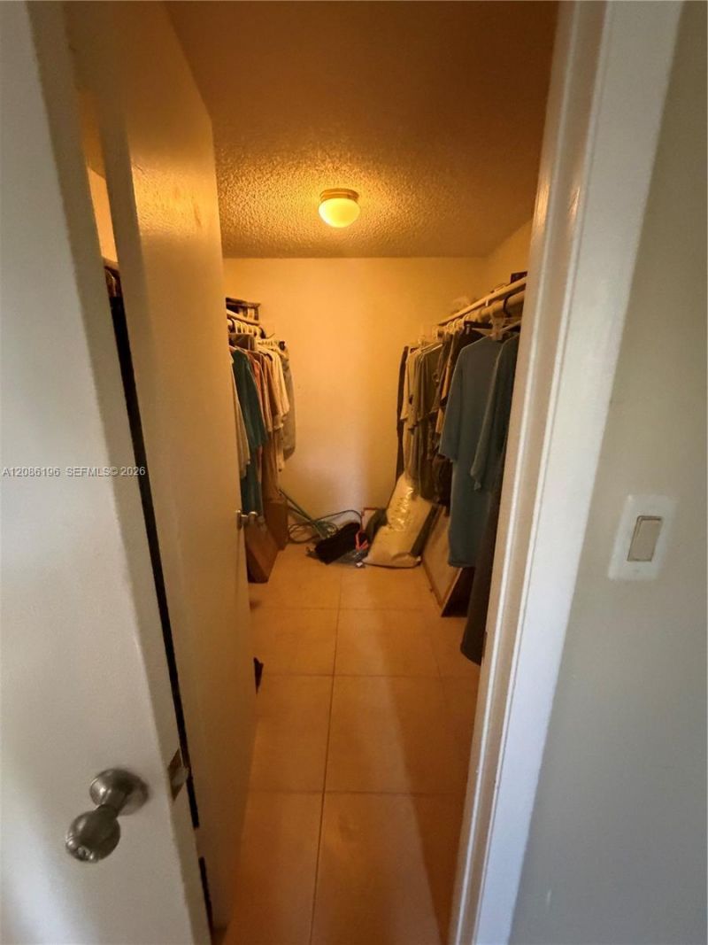 10090 NW 80 Ct, Unit 1327, Hialeah Gardens, FL 33016 Photo