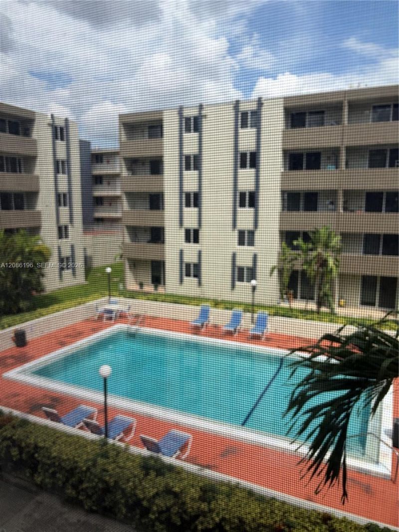 10090 NW 80 Ct, Unit 1327, Hialeah Gardens, FL 33016 Photo