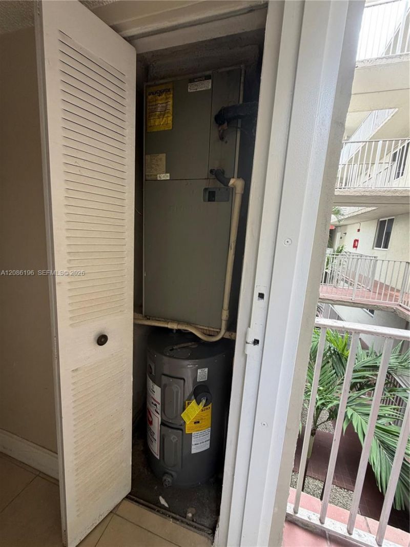 10090 NW 80 Ct, Unit 1327, Hialeah Gardens, FL 33016 Photo