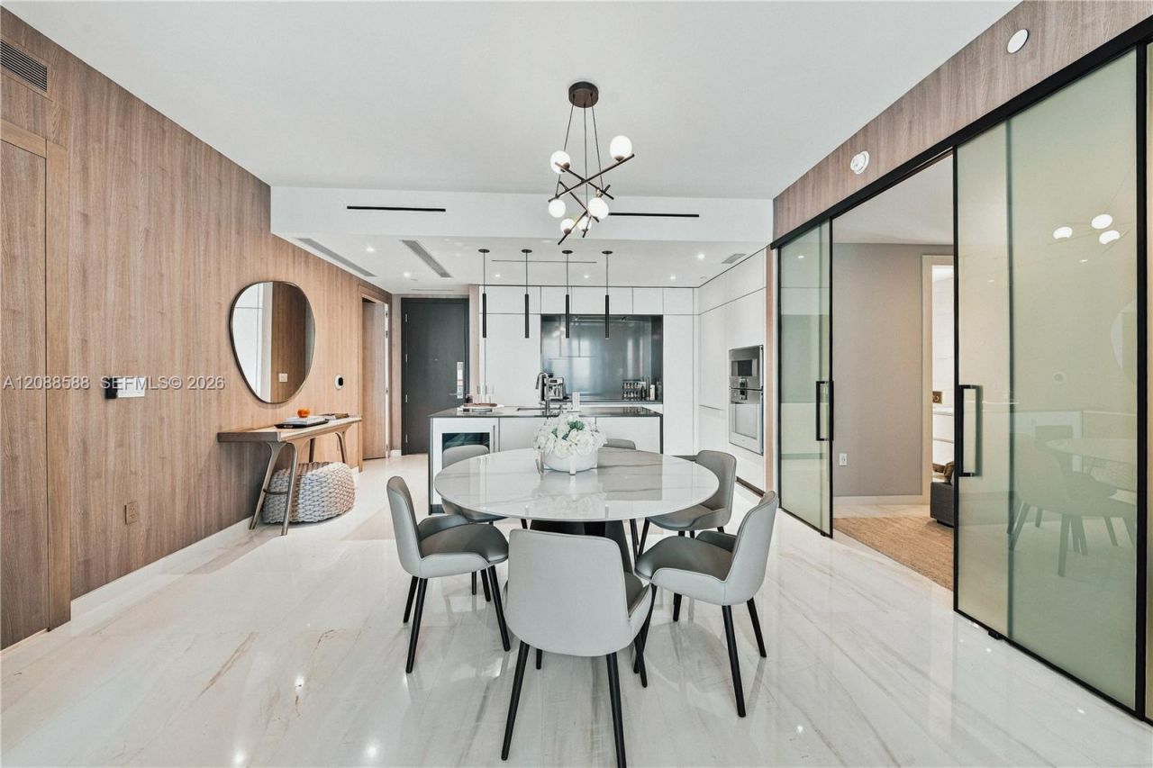 300 Biscayne Boulevard Way, Unit 1605W, Miami, FL 33131 Photo