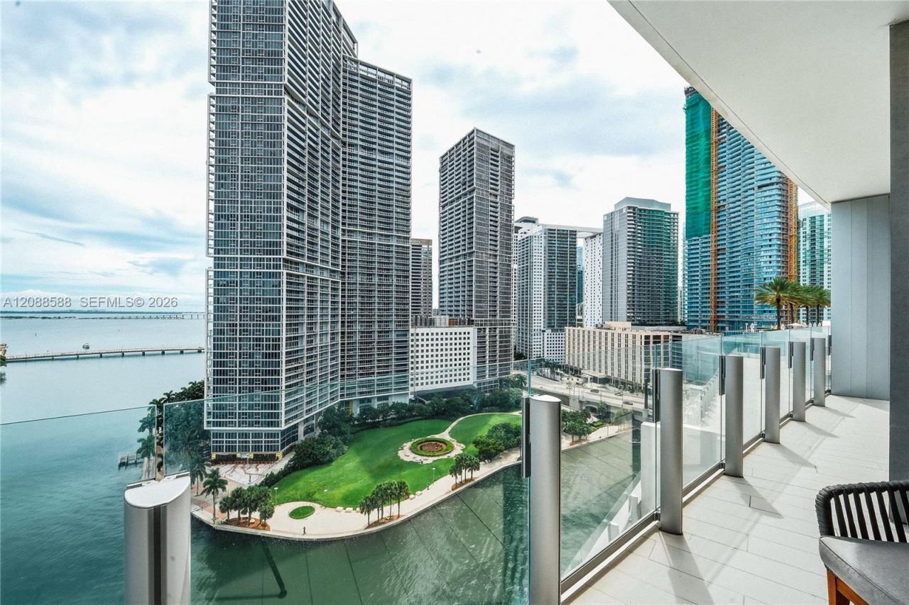 300 Biscayne Boulevard Way, Unit 1605W, Miami, FL 33131 Photo