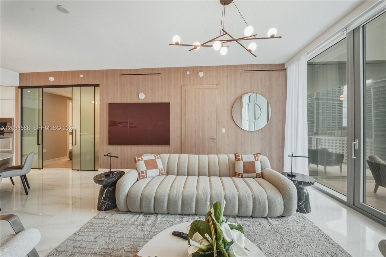 300 Biscayne Boulevard Way, Unit 1605W, Miami, FL 33131 Photo