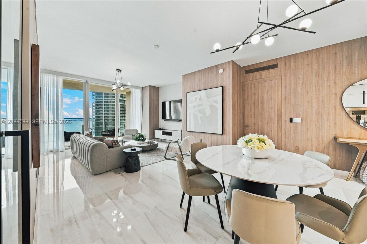 300 Biscayne Boulevard Way, Unit 1605W, Miami, FL 33131 Photo