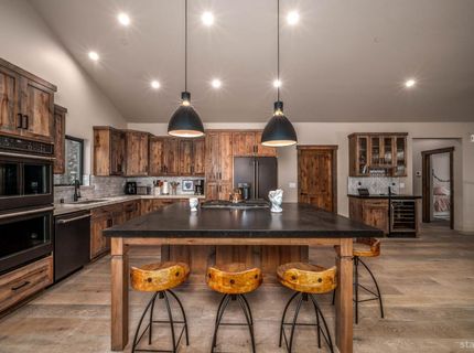 1838 Osage Circle, South Lake Tahoe, CA 96150 Photo