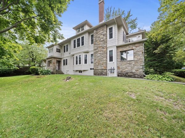 11 Roseland Road, Unit 2, Worcester, MA 01609