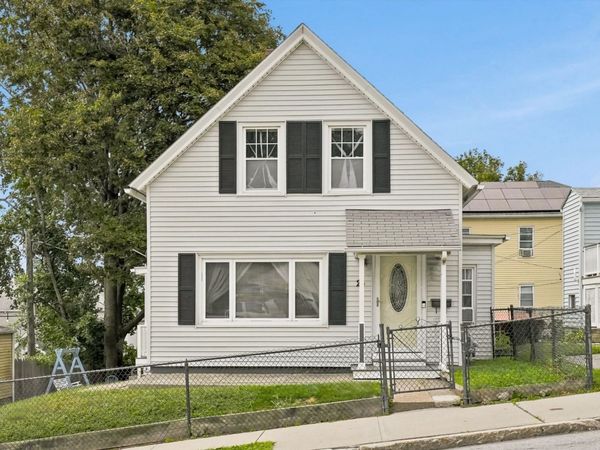 25 Orient St, Worcester, MA 01604