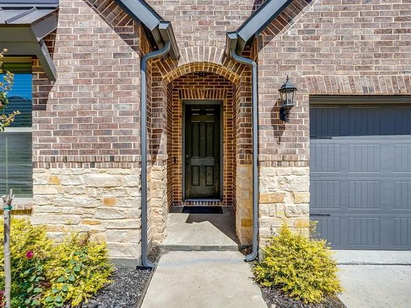 6221 Escarpment Drive, Fort Worth, TX 76112