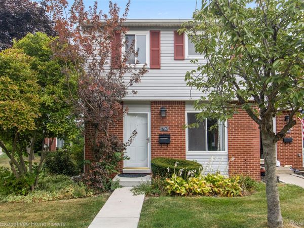 27962 Eastwick square, Roseville, Mi 48066