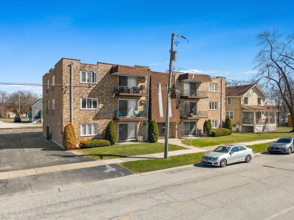 103 E Eleanor Street, Thornton, IL 60476
