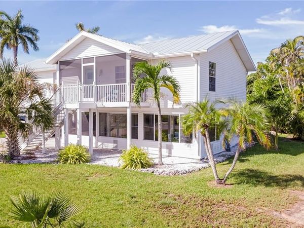 2471 AVOCADO ST, ST. JAMES CITY, FL 33956