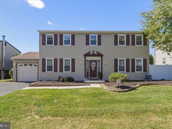 1527 BARNSWALLOW DRIVE, BENSALEM, PA 19020