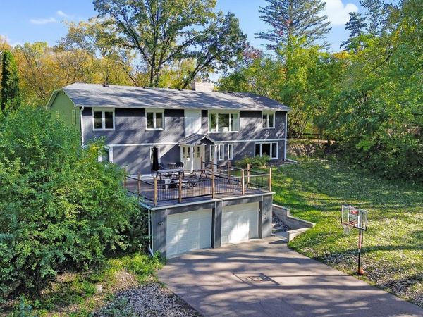 14104 Knollway Drive N, Minnetonka, MN 55305