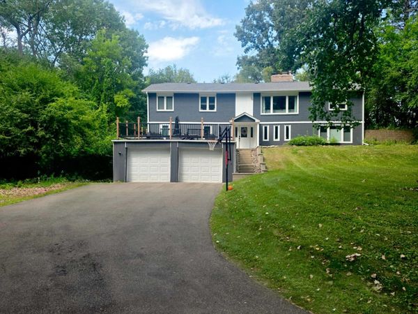 14104 Knollway Drive N, Minnetonka, MN 55305