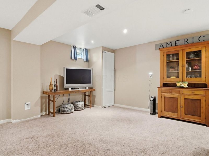 3392 Ridge Gap Road, Columbus, OH 43221 Photo 57