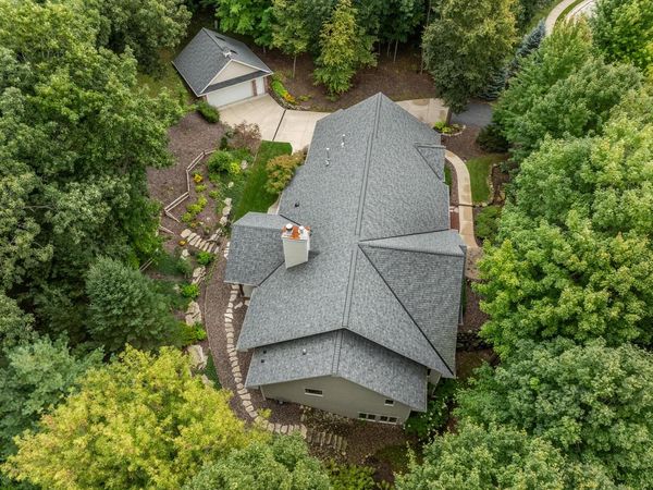 260 Glacial DRIVE, Slinger, WI 53086