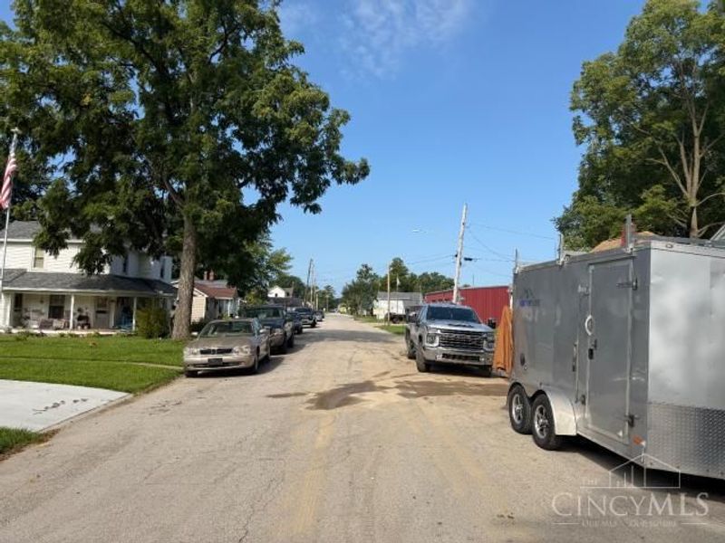 27 E Poplar Street, Phillipsburg, OH 45354 Photo 4